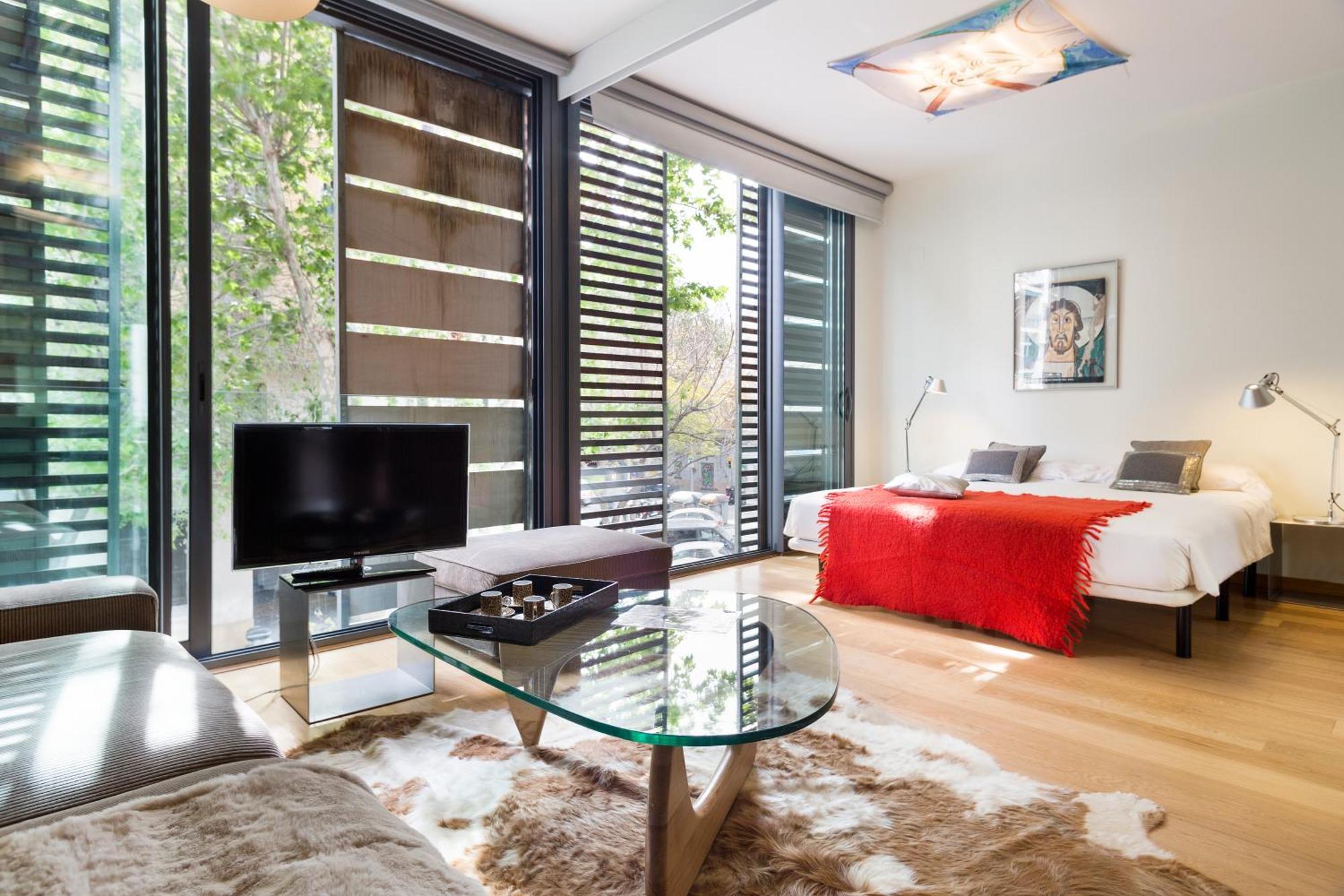 My Space Emirates - Fully Equipped Apartments Near The Beach With Shared Pool บาร์เซโลนา ภายนอก รูปภาพ