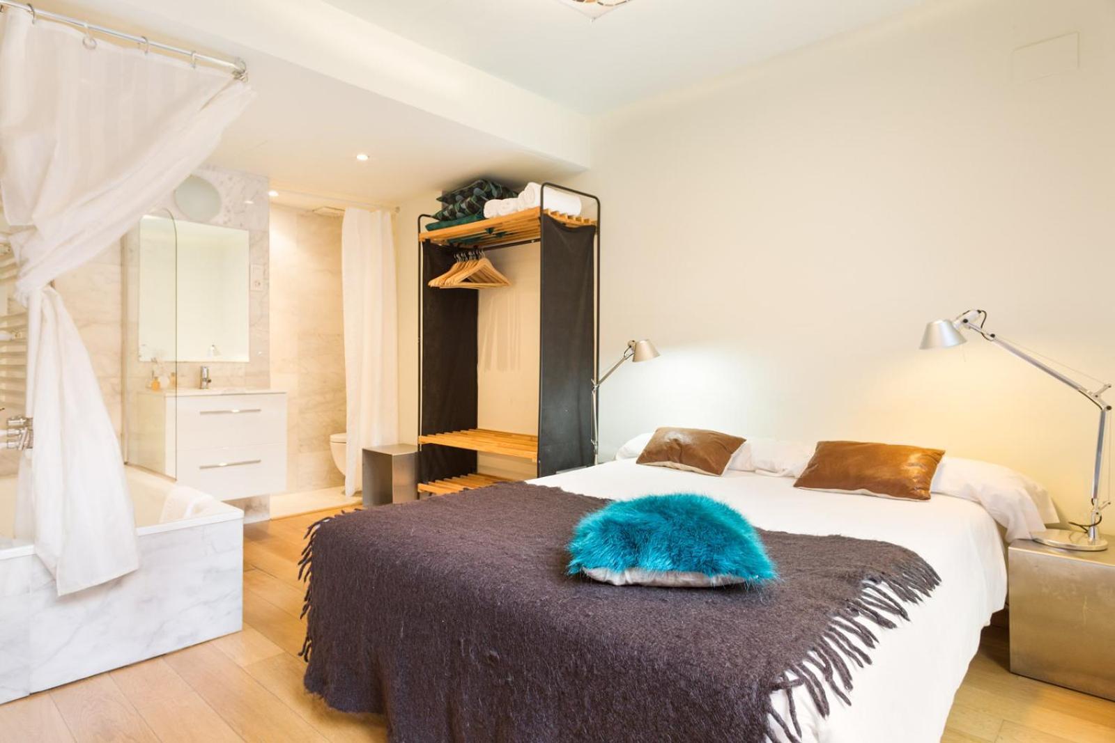 My Space Emirates - Fully Equipped Apartments Near The Beach With Shared Pool บาร์เซโลนา ภายนอก รูปภาพ