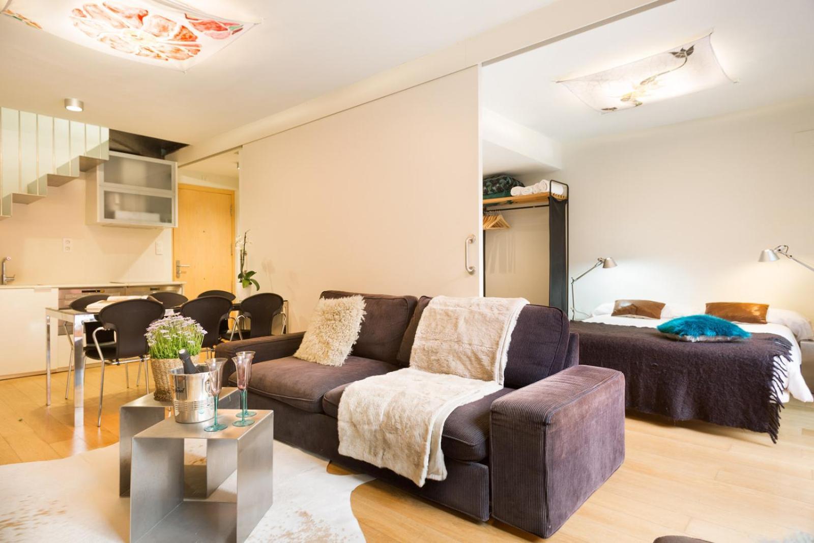 My Space Emirates - Fully Equipped Apartments Near The Beach With Shared Pool บาร์เซโลนา ภายนอก รูปภาพ